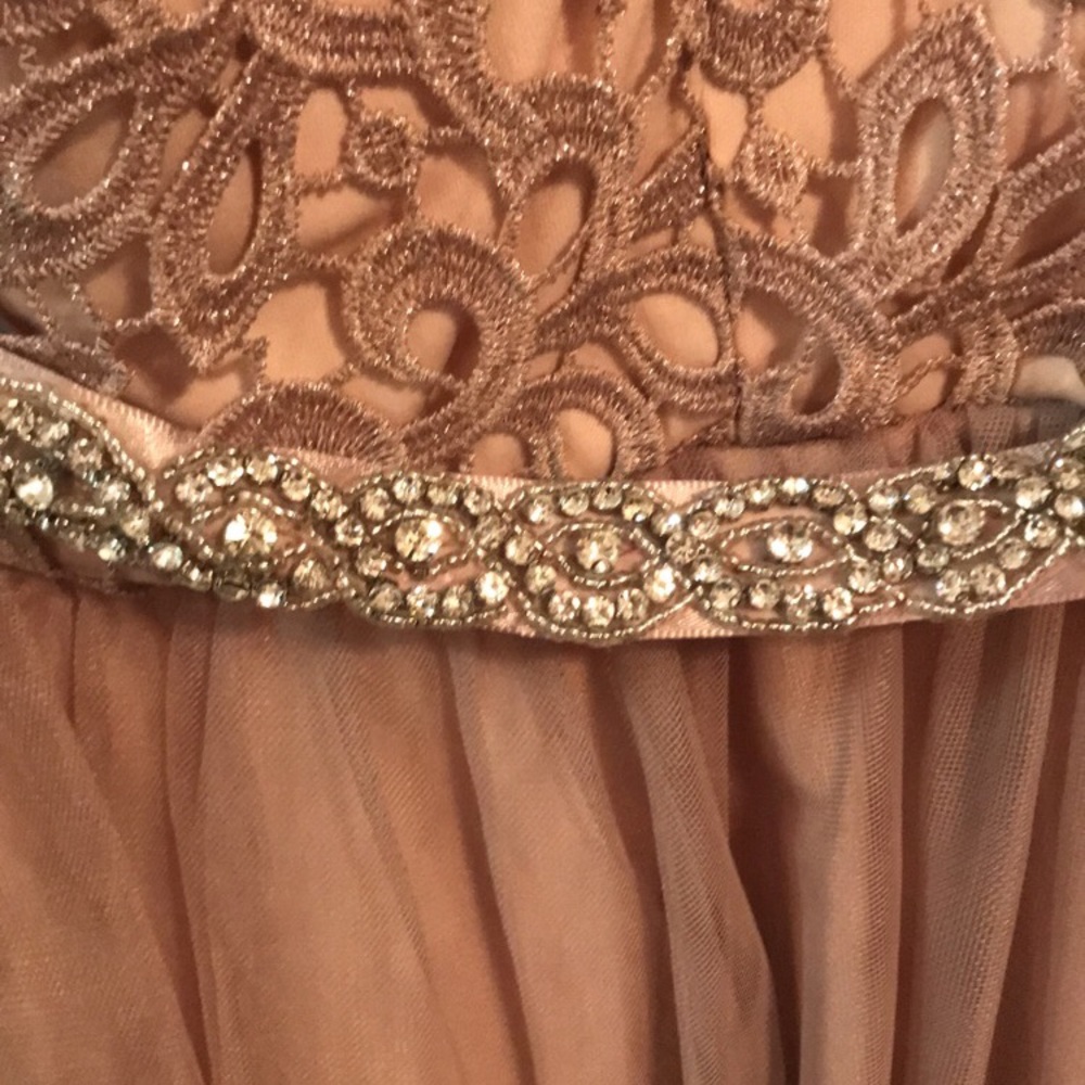 Dress - Picture 3 of 4